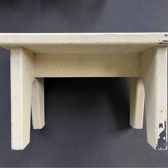 WINNIE THE POOH & CHRISTOPHER ROBIN VTG HAND PAINTED STEPSTOOL DECOR DISTRESSED - Picture 8 of 15